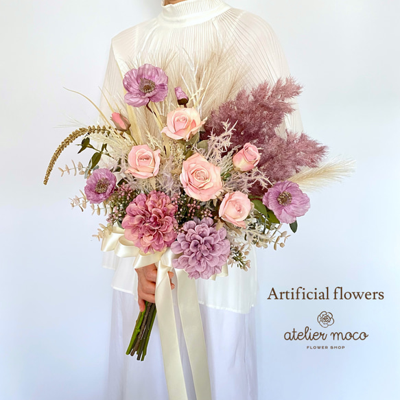 ラベンダーカラーのアンティーククラッチブーケ（アーティフィシャルフラワー・アートフラワー・造花・ウェディング・結婚祝い） 3枚目の画像