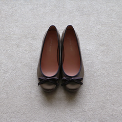 【簡潔的造型，簡潔的感覺！ ] 羅緞緞帶芭蕾舞鞋 [深棕色] 第2張的照片