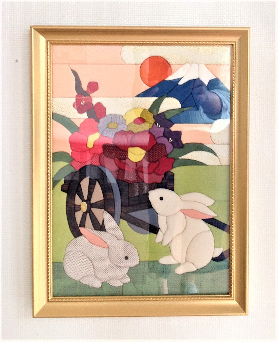 塩沢織　木目込みパッチワーク 令和５年（２０２３）干支人形 卯 金襴の絢爛吉祥うさぎ