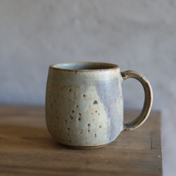 鉄粉のある　マグカップ 丸底　淡いグリーンブルーグレー　ギフト　アンティークな風合い 12枚目の画像