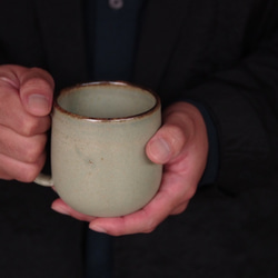 鉄粉のある　マグカップ 丸底　淡いグリーンブルーグレー　ギフト　アンティークな風合い 18枚目の画像