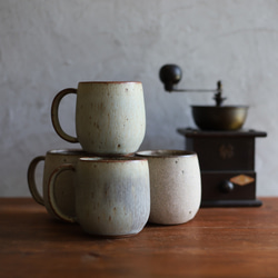 鉄粉のある　マグカップ 丸底　淡いグリーンブルーグレー　ギフト　アンティークな風合い 17枚目の画像