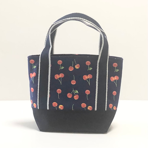 familiar さくらんぼ刺繍トートバッグ ファミリア トートバッグ ネイビー さくらんぼ - Mercari Proxy