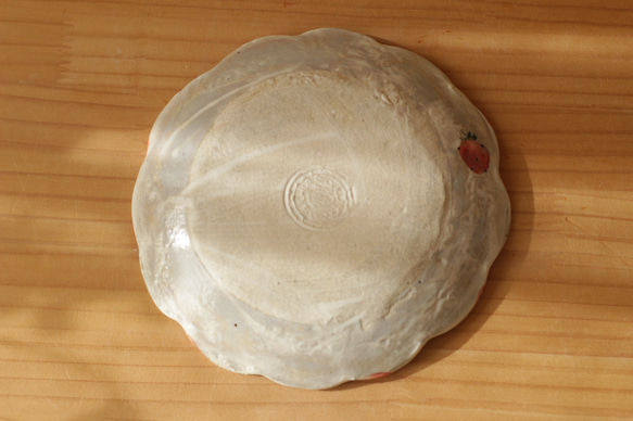 ※受注制作　粉引きイチゴのフリル皿 4枚目の画像