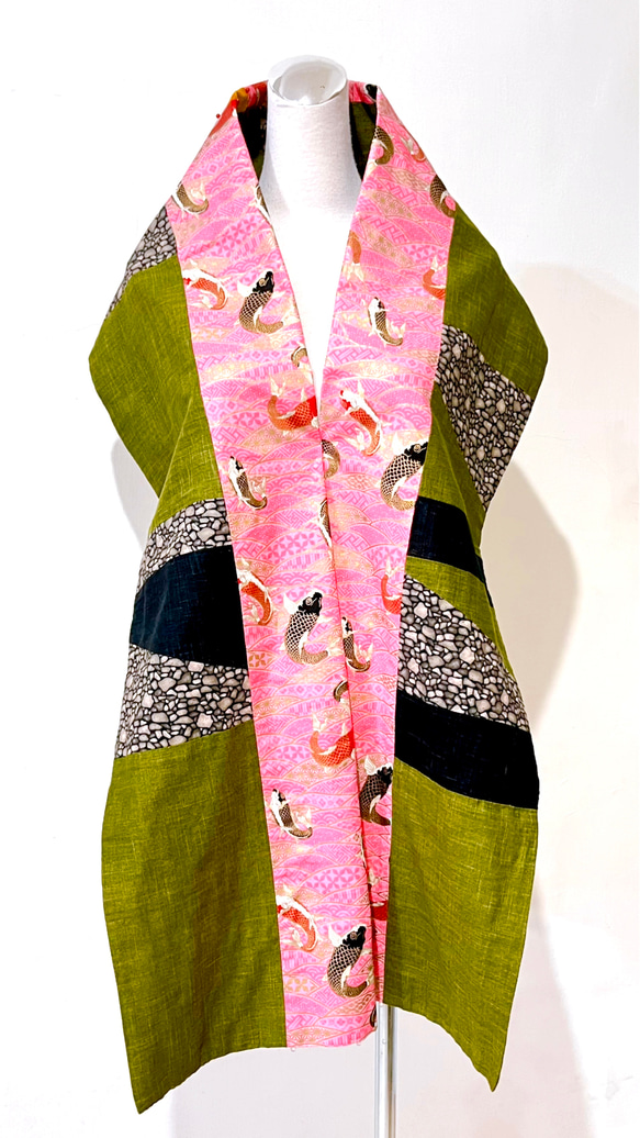 スカーフ No.117☆春のお出かけ☆デザイナー手作り和風蛍光粉鯉柄グリーンステッチブラックカラーブロックスカーフショール 17枚目の画像