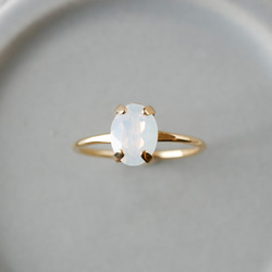 施華洛世奇水晶精緻橢圓形簡約戒指（10 號免費尺寸/白色蛋白石） 第2張的照片