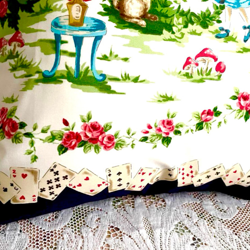 2点セット原宿ドールズ 不思議の国のアリス柄 (紺色) クッション