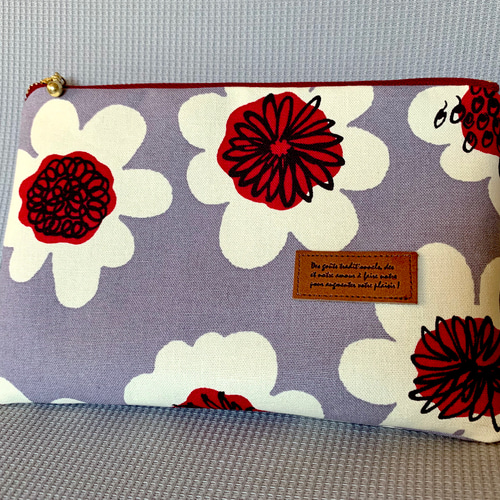 通帳サイズポーチ‼️可愛い大きな花柄 フラットポーチ ポーチ le