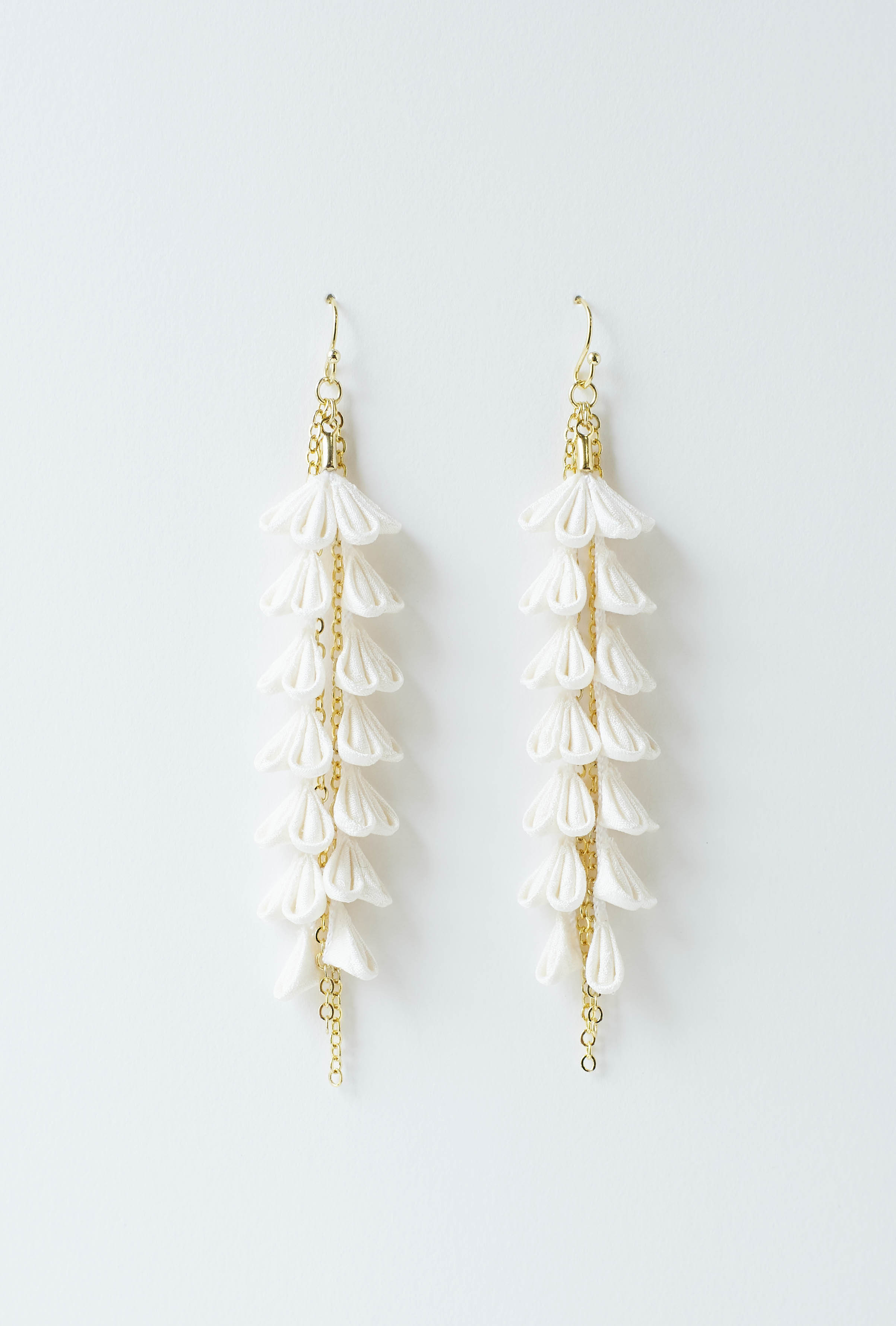 白藤とチェーン　ピアス/イヤリング変更可/つまみ細工/K16GP/アレルギー対応/ゆれる/青森