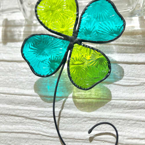 ステンドグラス】四つ葉のクローバーのサンキャッチャー サン