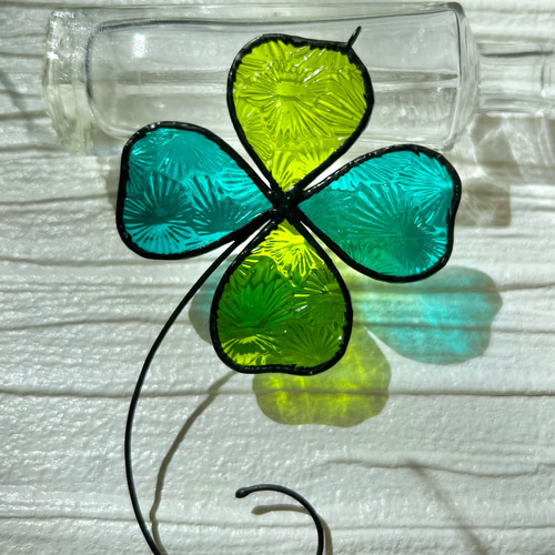 幸運を呼ぶ！　ステンドグラス製　よつばのクローバーのパネル 幸運を呼ぶ！ ステンドグラス製 よつばのクローバーのパネル