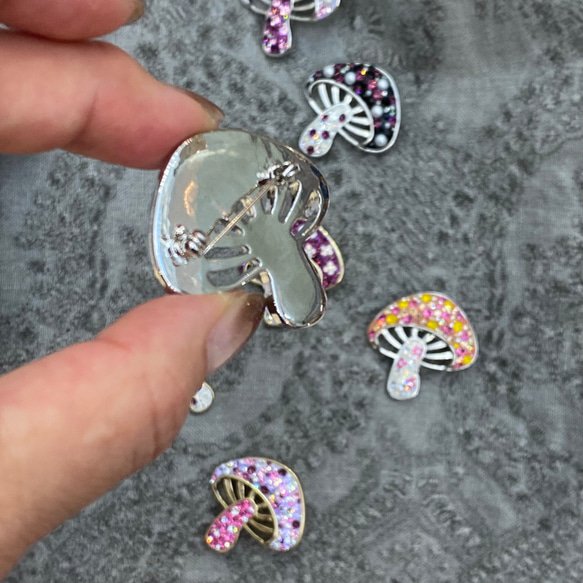 あなたを守る　お守りキノコ ブローチ 4枚目の画像