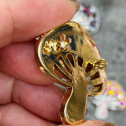 あなたを守る　お守りキノコ ブローチ 3枚目の画像