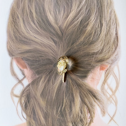 「幸運」の花言葉を持つかすみ草・オーバル・ポニーフック（髪飾り）ヘアアクセサリー 3枚目の画像