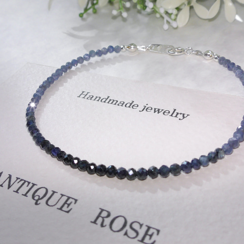 ブルー サファイア ブレスレット お花彫り ビーズ ➕ スタールビー 未使用 ブルー サファイア ブレスレット お花彫り ビーズ ➕ スター