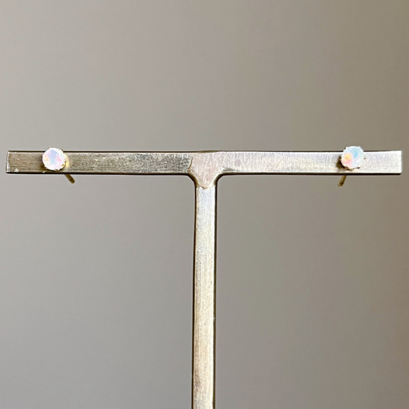 ブログ掲載《10月誕生石》オパール 一粒 スタッドピアス サージカルステンレス 14kgf 誕生日 ギフト プレゼント 5枚目の画像