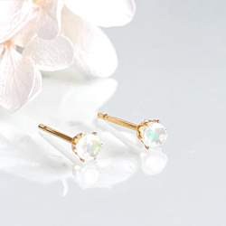 ブログ掲載《10月誕生石》オパール 一粒 スタッドピアス サージカルステンレス 14kgf 誕生日 ギフト プレゼント 1枚目の画像