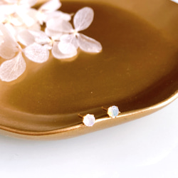 ブログ掲載《10月誕生石》オパール 一粒 スタッドピアス サージカルステンレス 14kgf 誕生日 ギフト プレゼント 4枚目の画像