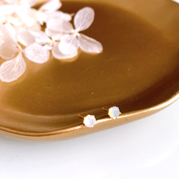 ブログ掲載《10月誕生石》オパール 一粒 スタッドピアス サージカルステンレス 14kgf 誕生日 ギフト プレゼント 4枚目の画像