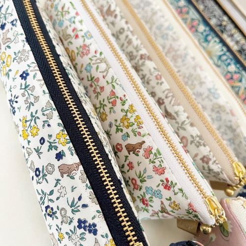 リバティ スリムペンケース ☆Meadow Tails メドウテイルズ(カラフル