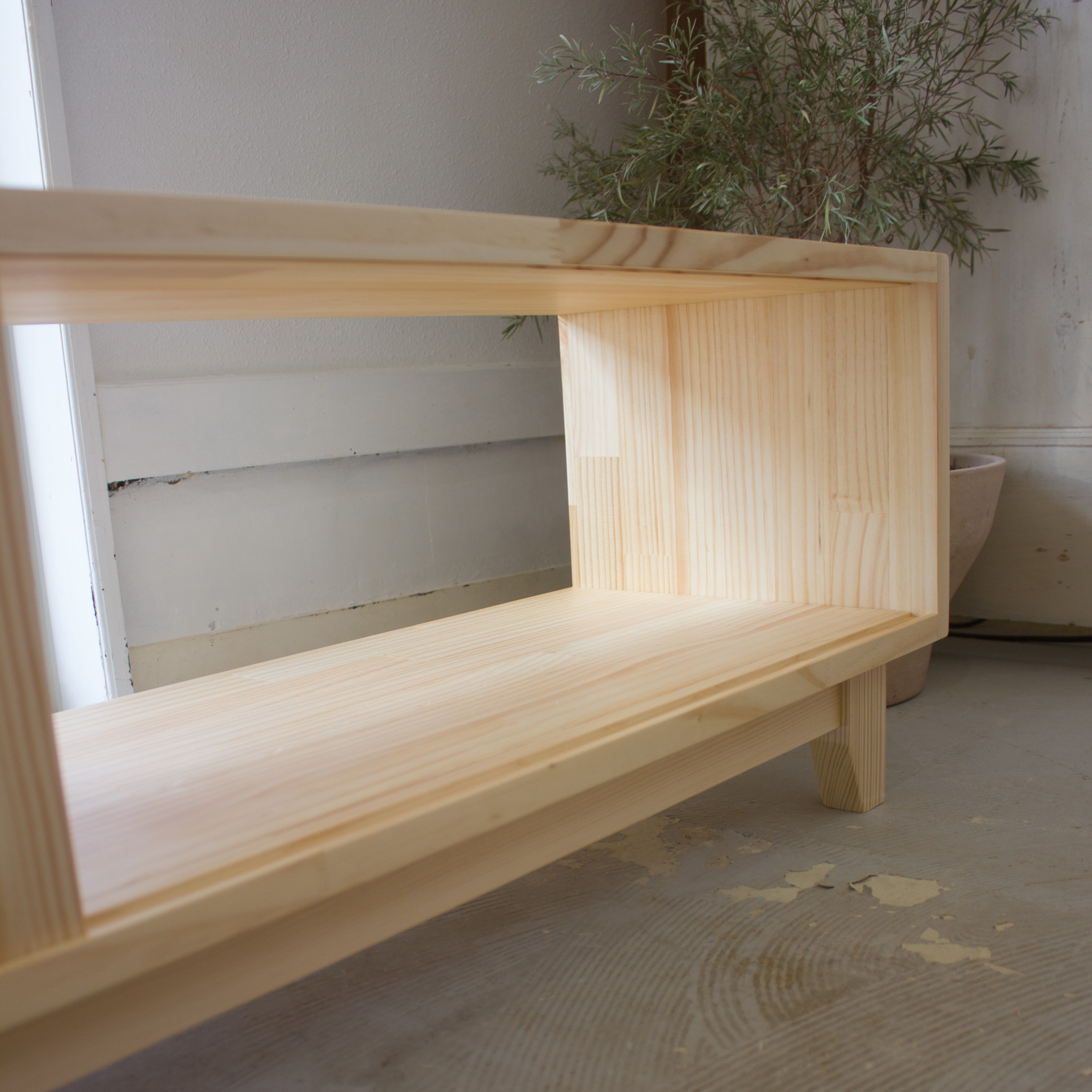 泡入りガラスの入ったＴＶボード