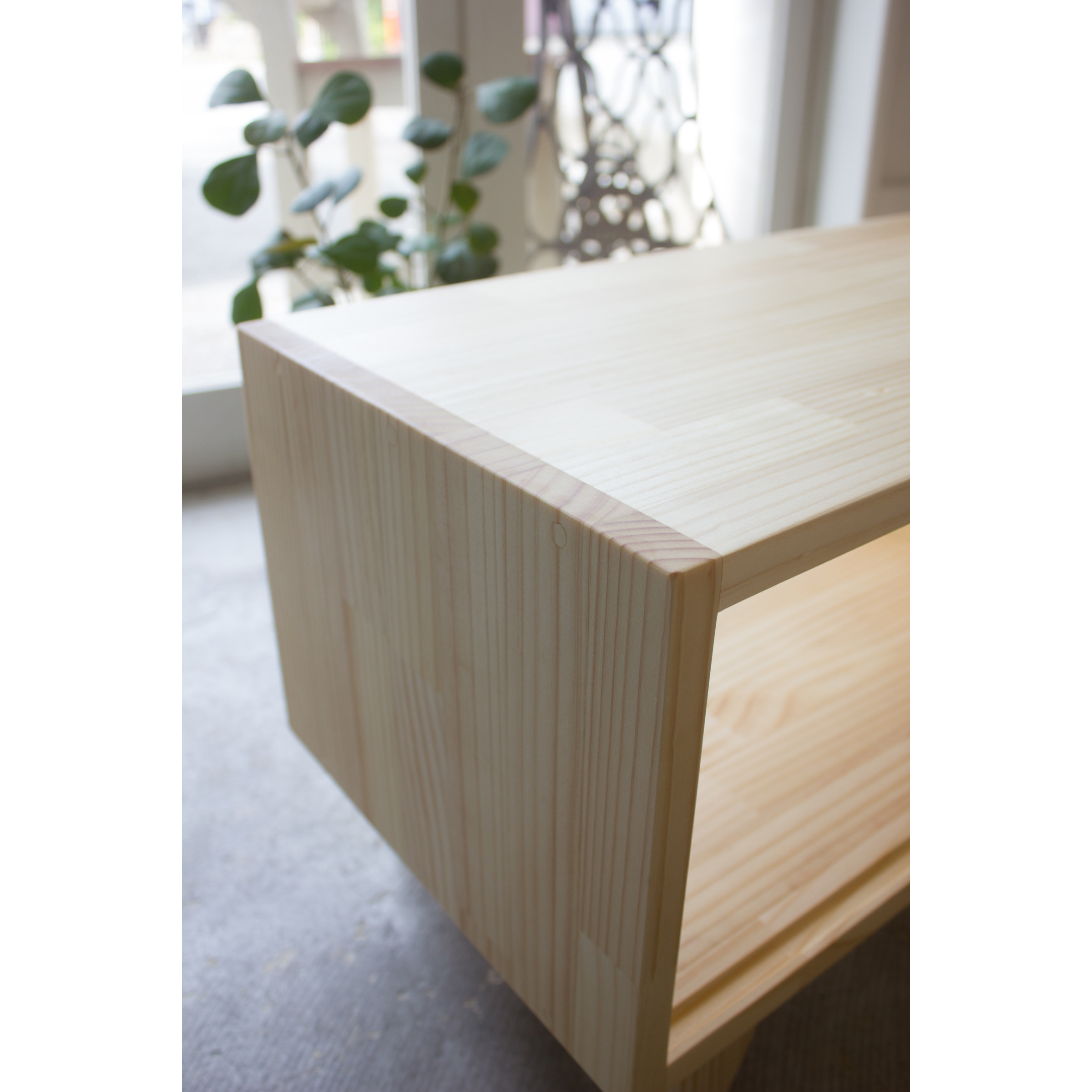 泡入りガラスの入ったＴＶボード