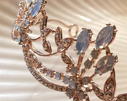 ミルクガラス マーキス ラインストーンティアラピンクゴールド ヘッド