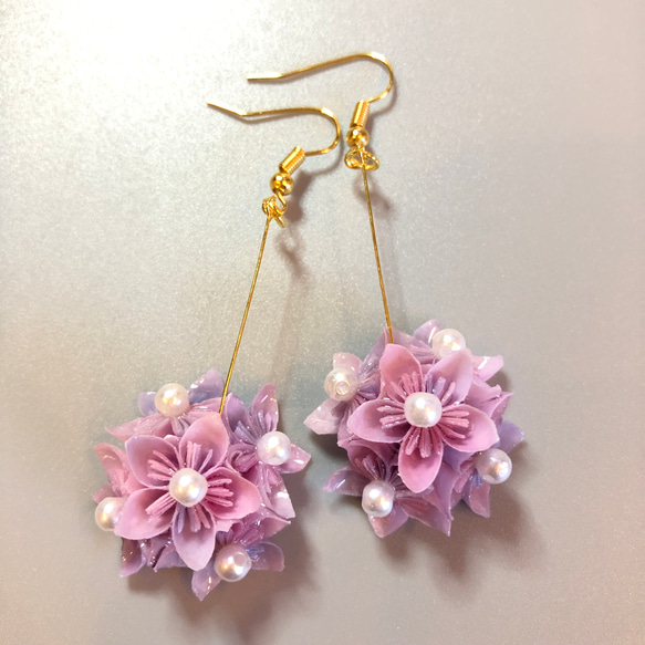 『花の贈りもの ーサクラー』 折り紙 くす玉 ピアス イヤリング | ピンク 3枚目の画像