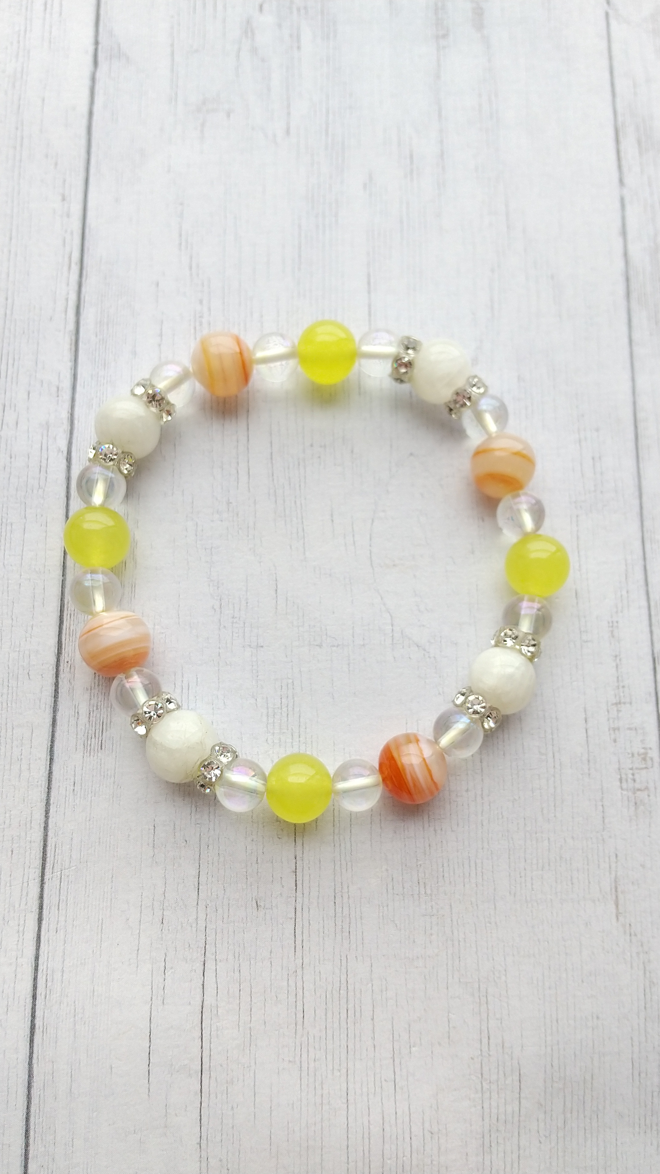 良いエネルギーを吸収し、前向きに進むためのブレスレット