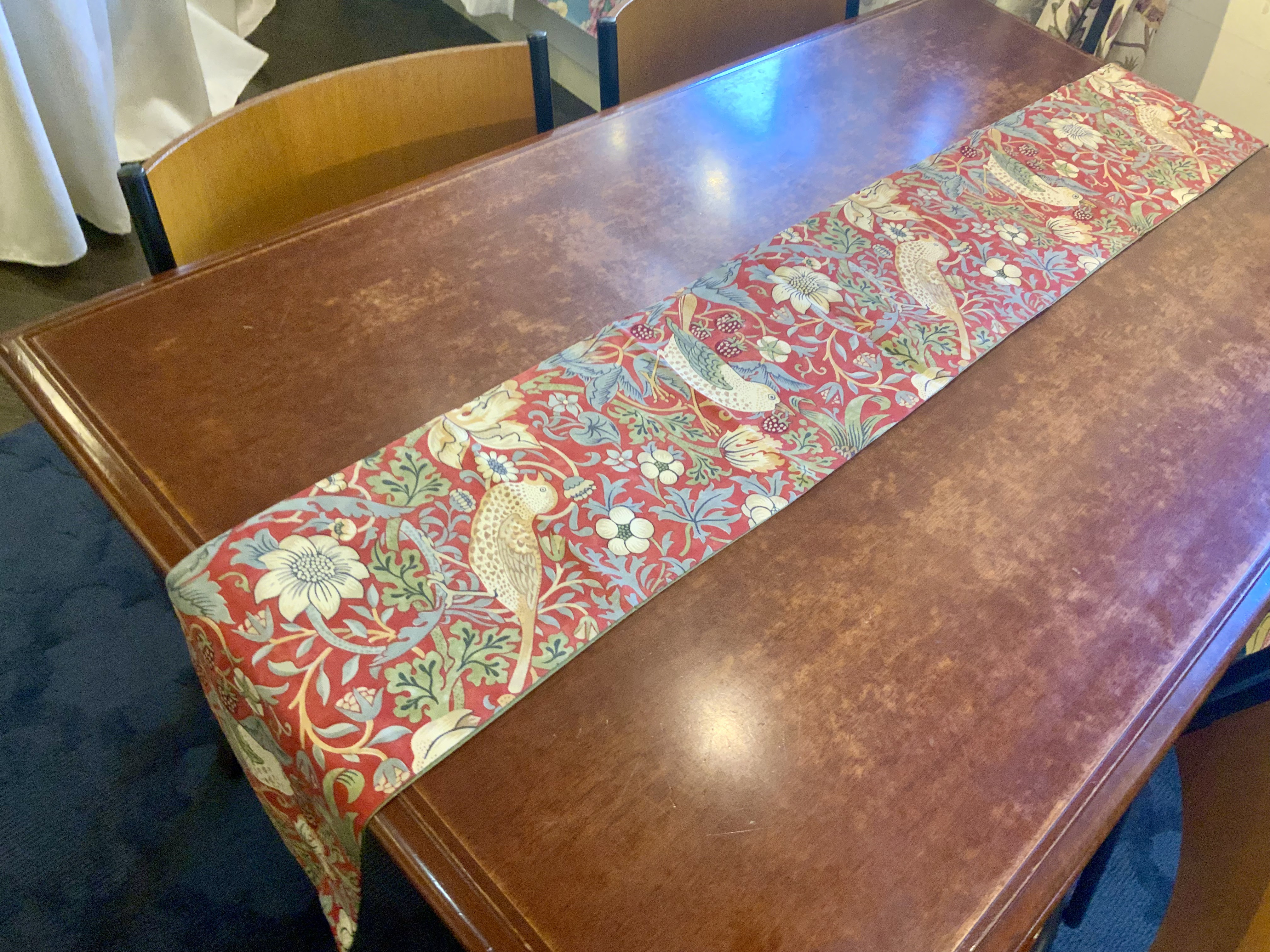 ウィリアムモリス いちご泥棒 テーブルランナー その他インテリア