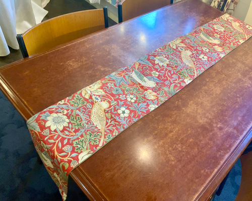 ウィリアムモリス　テーブルランナー　手作り　市販品2m(〜¥23500） ウィリアム モリス テーブルランナー Green Willow