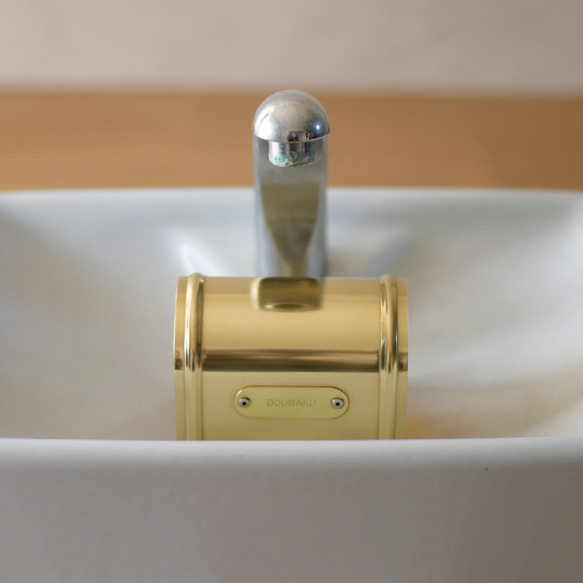 真鍮のトイレタンク芳香洗浄剤カバー 2枚目の画像