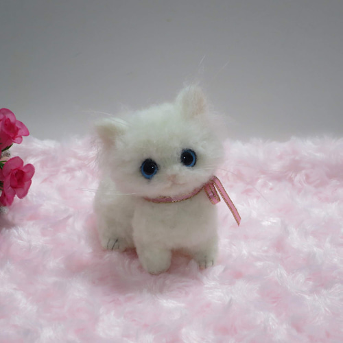 羊毛フェルト ペルシャ猫 白猫 子猫 仔猫 置物 羊毛フェルト