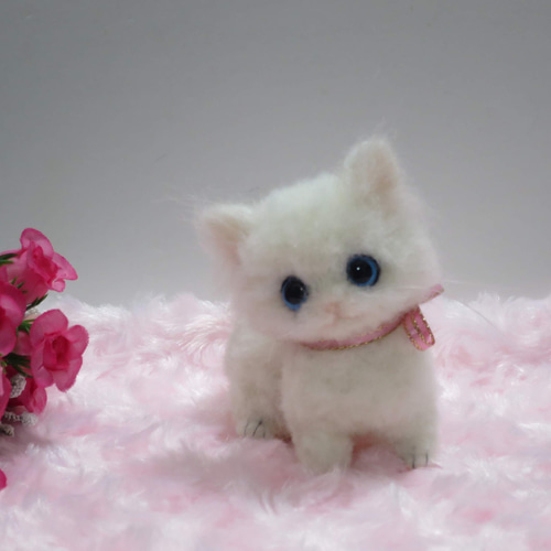 羊毛フェルト ペルシャ猫 白猫 子猫 仔猫 置物 羊毛フェルト Pomemal