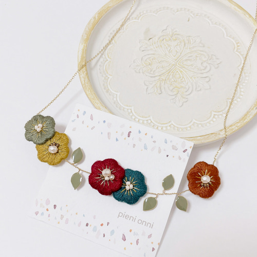 深みカラフルなたっぷりお花刺繍ネックレス ネックレス 深みカラフルなたっぷりお花刺繍ネックレス ネックレス