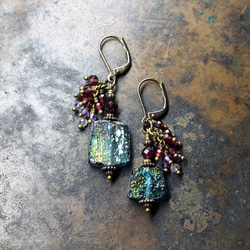 藍綠色鍍銀羅馬玻璃和奢華石榴石、紫水晶和石英耳環 第2張的照片
