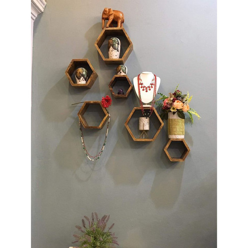 装飾的な六角形の壁の棚、3セルの六角形のハニカム棚 本棚・絵本棚
