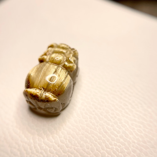 天然無処理 タイチン ルチル 貔貅様 ① 天然石 天然石屋 通販 14732560