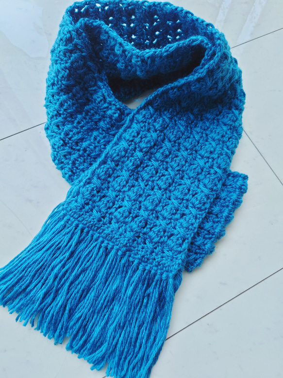 【再再再販】マフラー 模様 編み 手編み 編み物 ブルー フリンジ 1枚目の画像