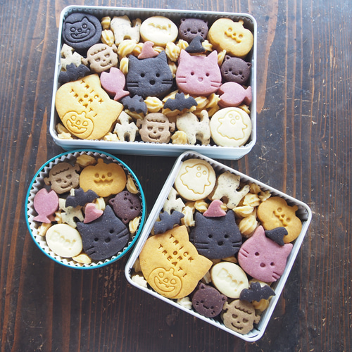 ねこたちのハロウィン♪クッキー缶」（L）【期間限定缶】 クッキー