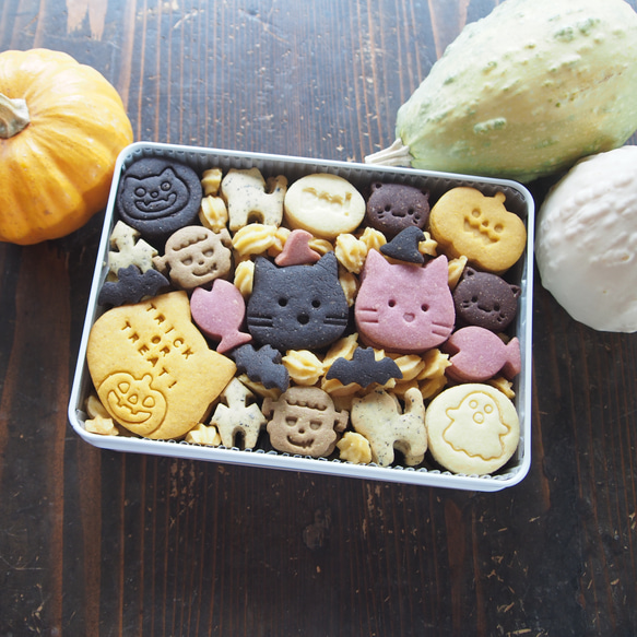 ねこたちのハロウィン♪クッキー缶」（L）【期間限定缶】 クッキー