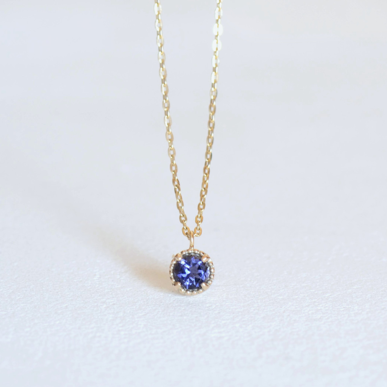 【K10YG】アイオライトのミルグレインネックレス