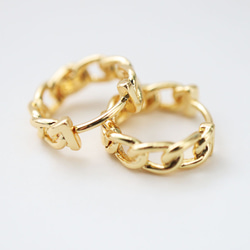 『販売終了』金アレ対応 色褪せにくい チェーン風 フープピアス 1ペア 1枚目の画像