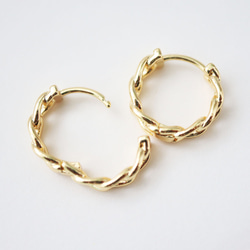 『販売終了』金アレ対応 色褪せにくい チェーン風 フープピアス 1ペア 2枚目の画像