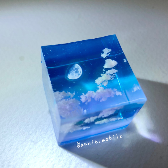 空レジン-瑠璃色の夜空　プレゼント　雲　月　星 5枚目の画像