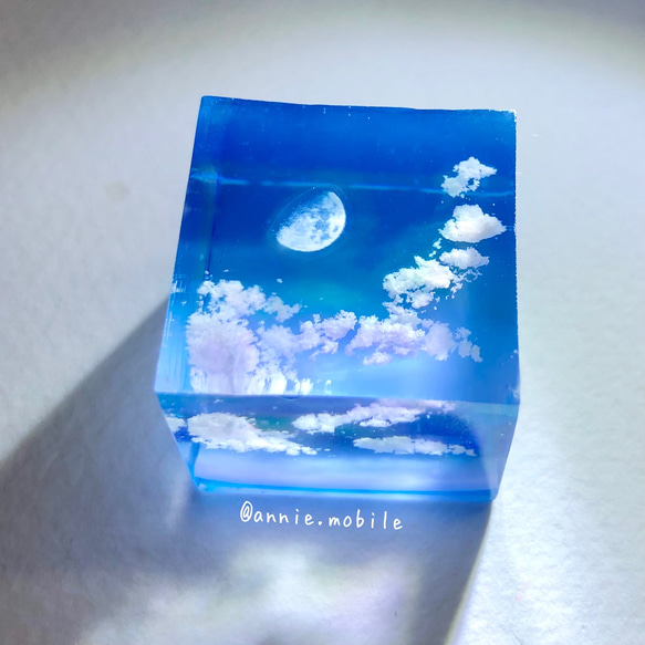 空レジン-瑠璃色の夜空　プレゼント　雲　月　星 6枚目の画像