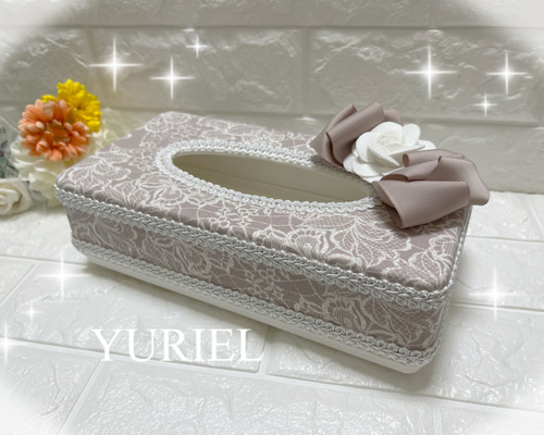 カメリア CC 英文字リボン付きスクエアティッシュボックスポーセラーツ