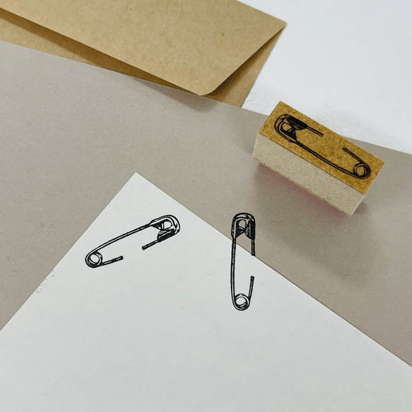 リアルな安全ピンスタンプ 1枚目の画像
