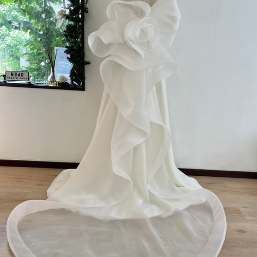 ♡ﾙ ﾘｱﾝｵﾘｼﾞﾅﾙ♡ 3D変わりバックリボントレーン付ウェディング ドレス