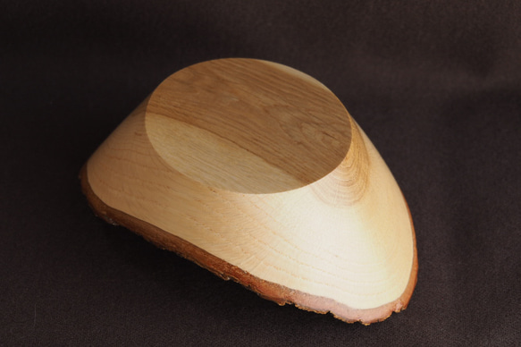 木製サラダボール・ひとり用・ナチュラルエッジ（ナラ）no.11 3枚目の画像